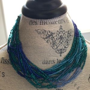 BEAUTIFUL BRAND NEW GREEN/BLUE BEADED NECKLACE💕